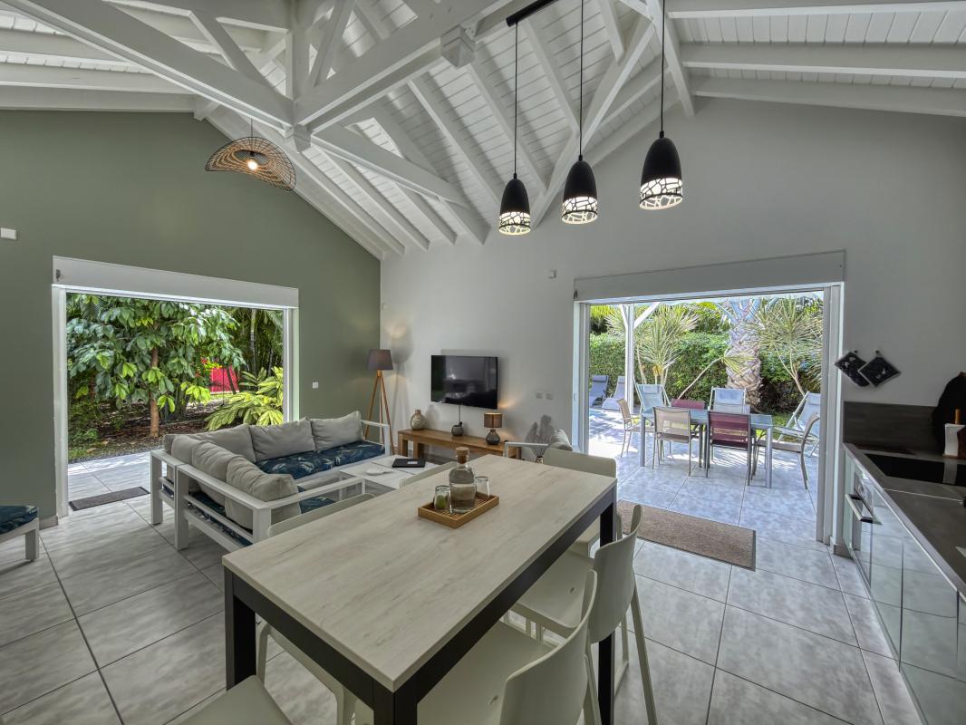 9.Location Villa piscine Saint François Guadeloupe_Pièce de vie